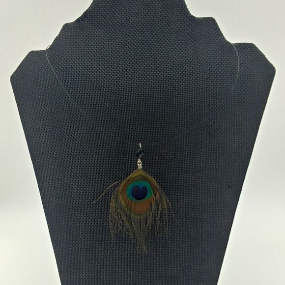 Nylon Cord Necklace With Peacock Feather Pendant - Picture 1 of 3